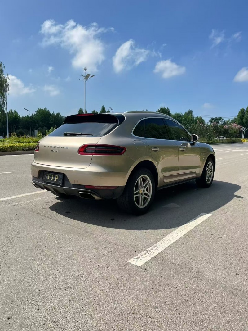 枣庄15年保时捷Macan9
