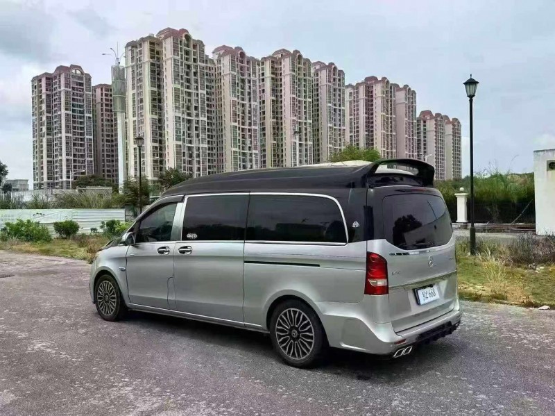 欽州20年奔馳威霆8