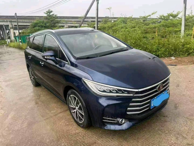 中山18年比亞迪宋2