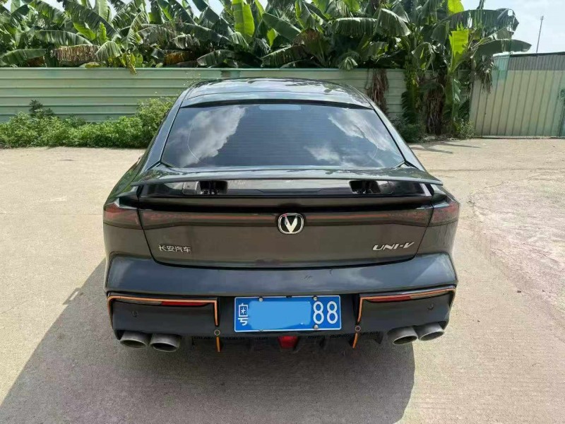 中山22年長安汽車UNI4