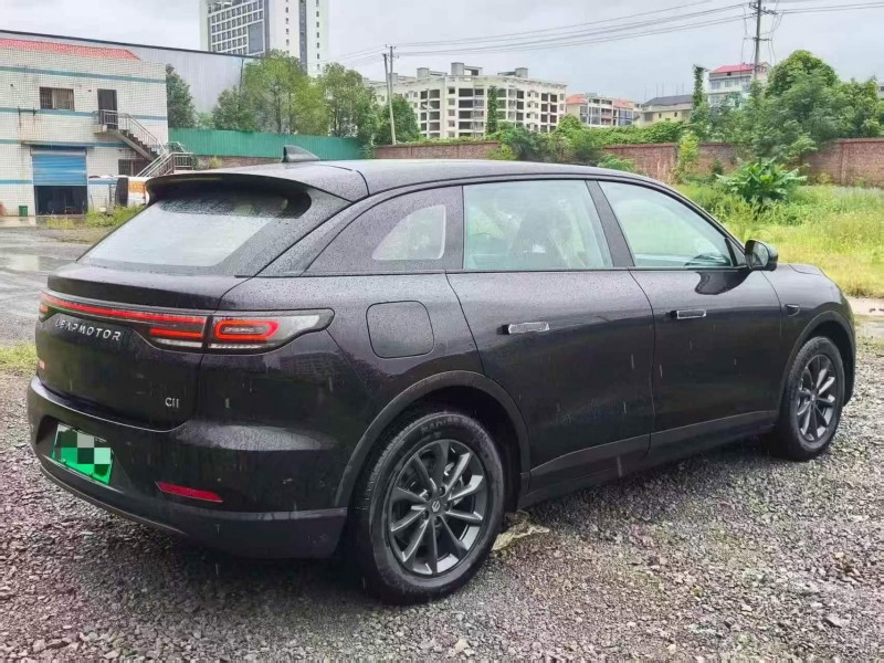 衡陽25年零跑汽車C116