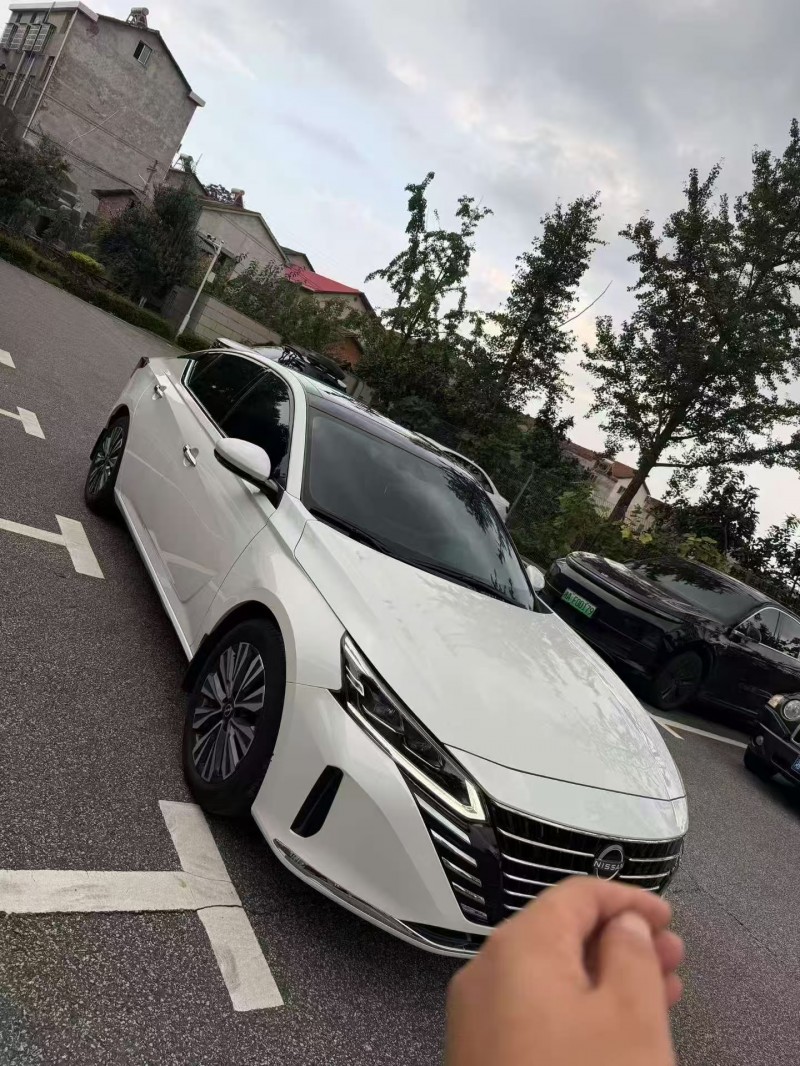 邵陽23年日產天籟2