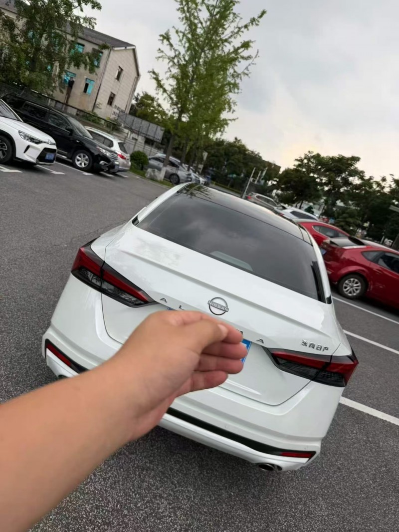 邵陽23年日產天籟8