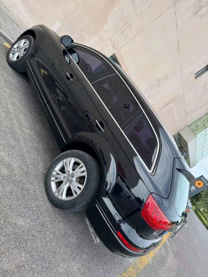 营口10年奥迪Q77