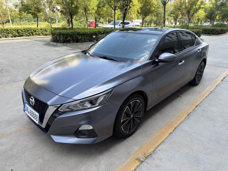 濟寧21年日產天籟3