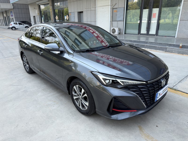 濟寧23年長安汽車逸動2