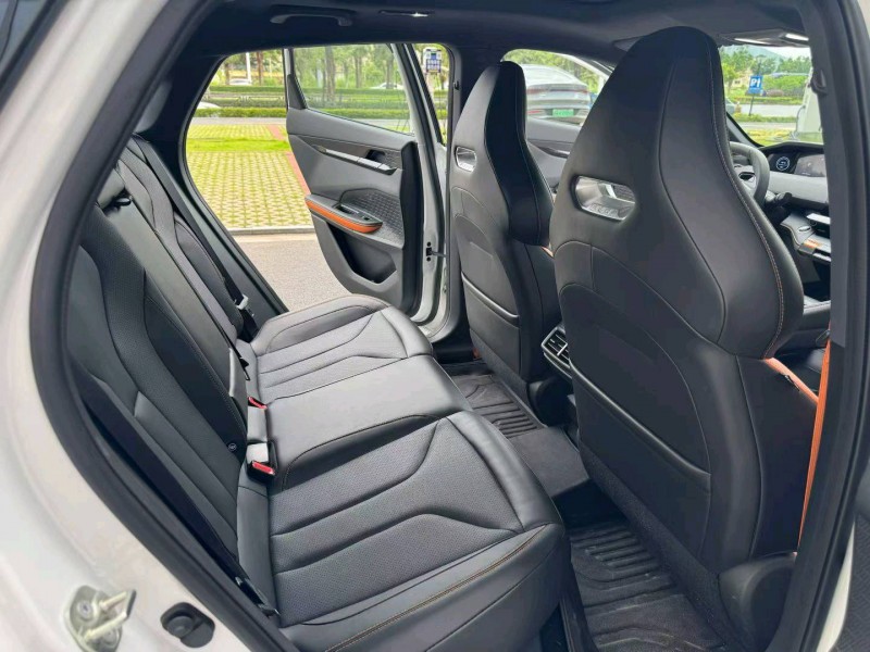 陽江25年長安汽車UNI5