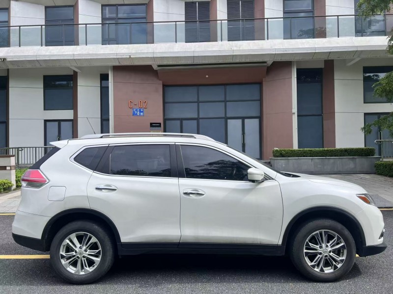 廣州17年日產奇駿5