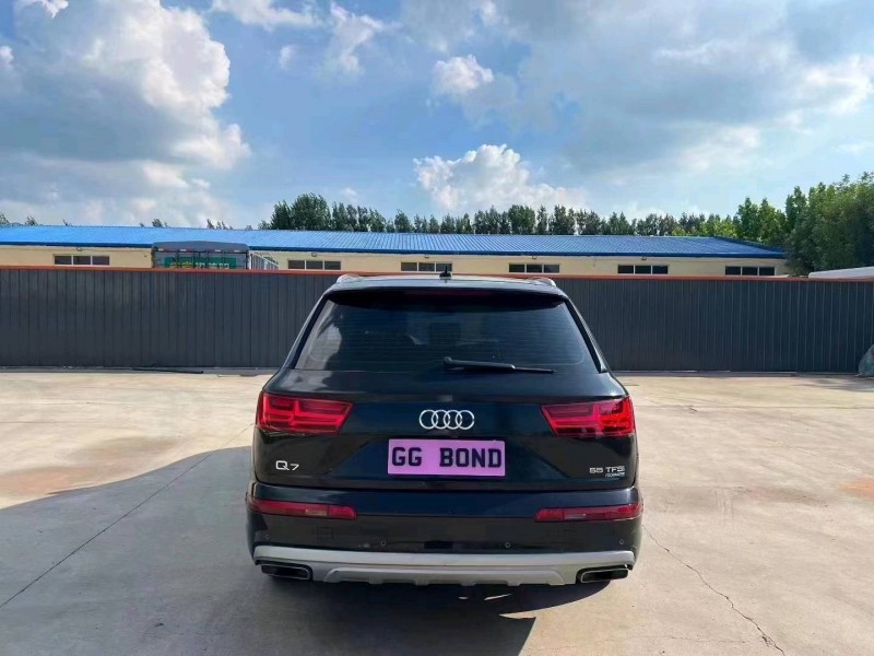 青島19年奧迪Q77