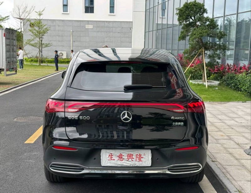 陽江25年奔馳EQE7
