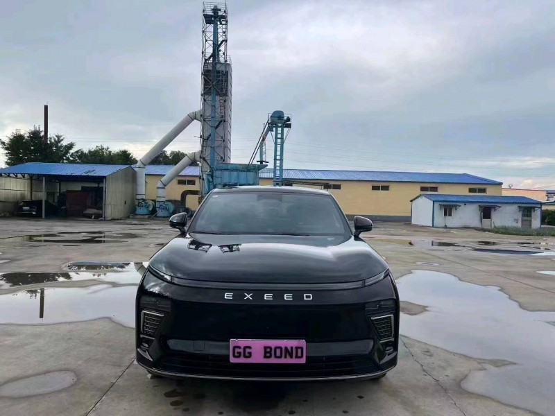 青島18年凱迪拉克XT54