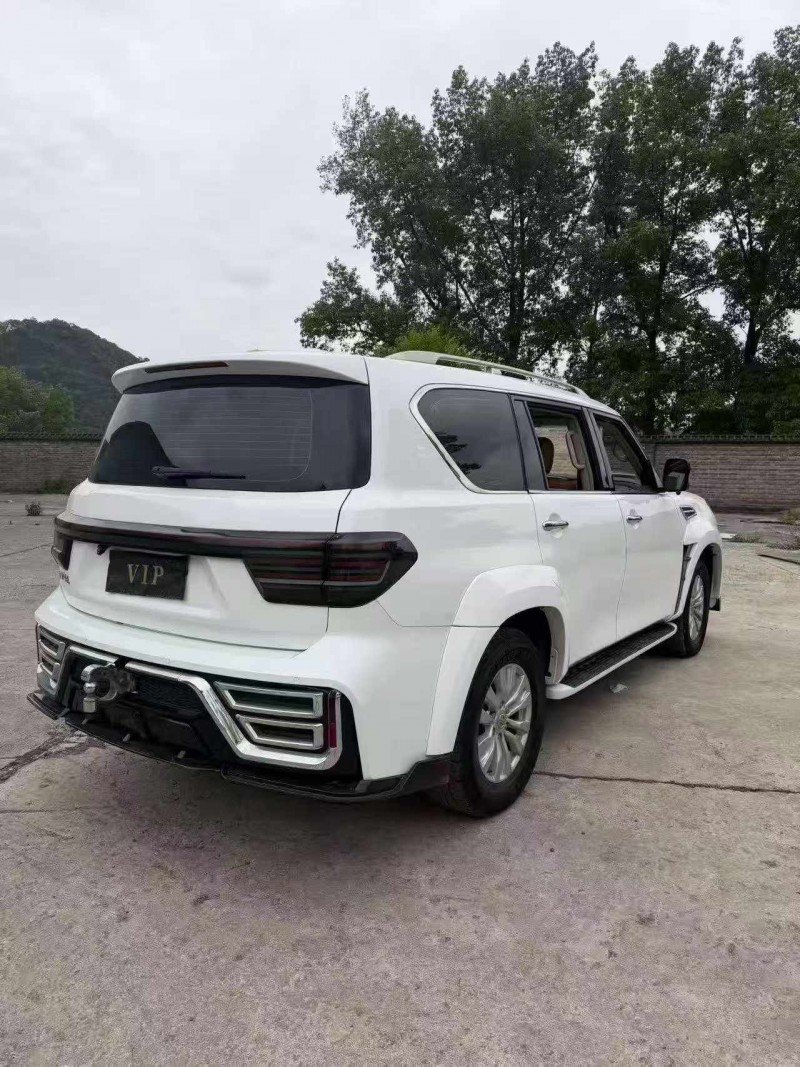 銅仁18年日產途樂8
