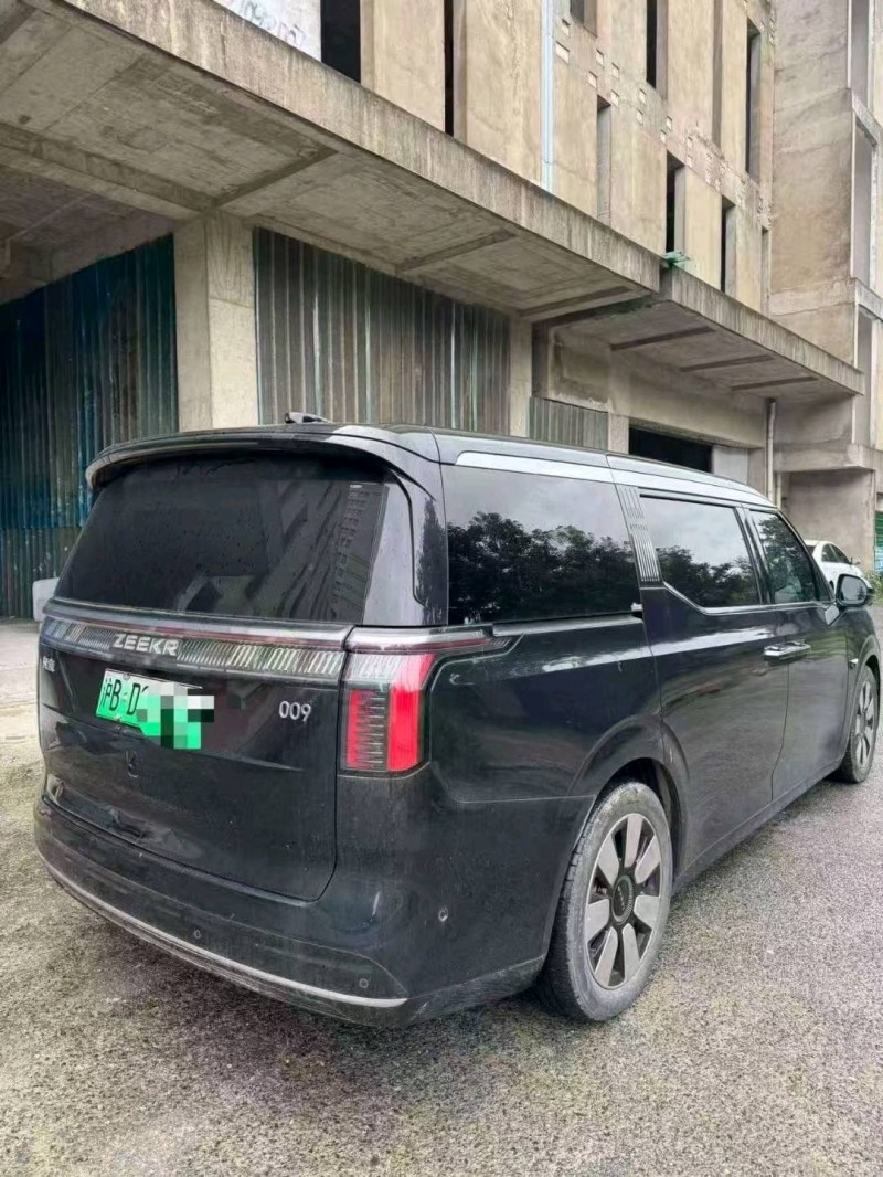 濟南23年極氪汽車0095