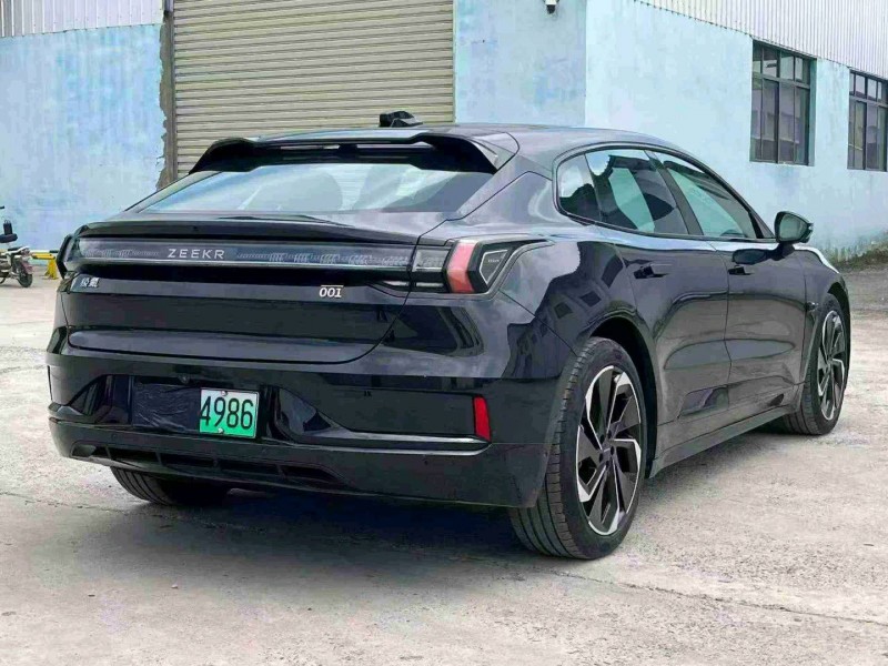 襄陽22年極氪汽車0012