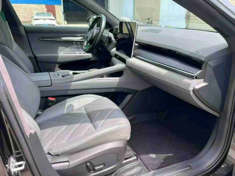 襄陽22年極氪汽車0014