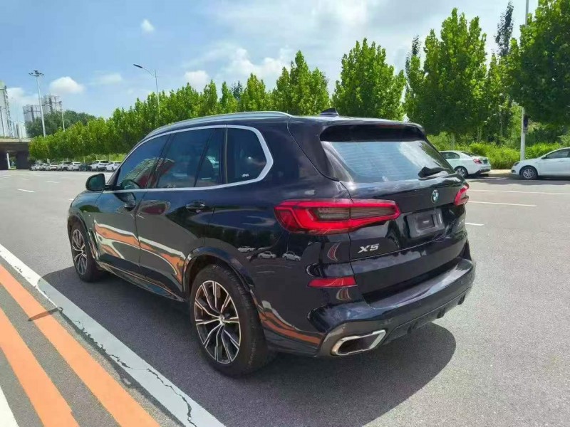 保定20年寶馬X57