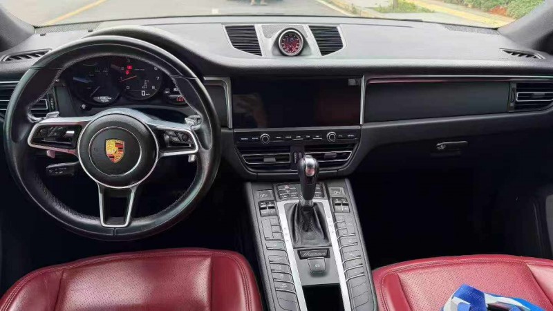 安順20年保時捷Macan4