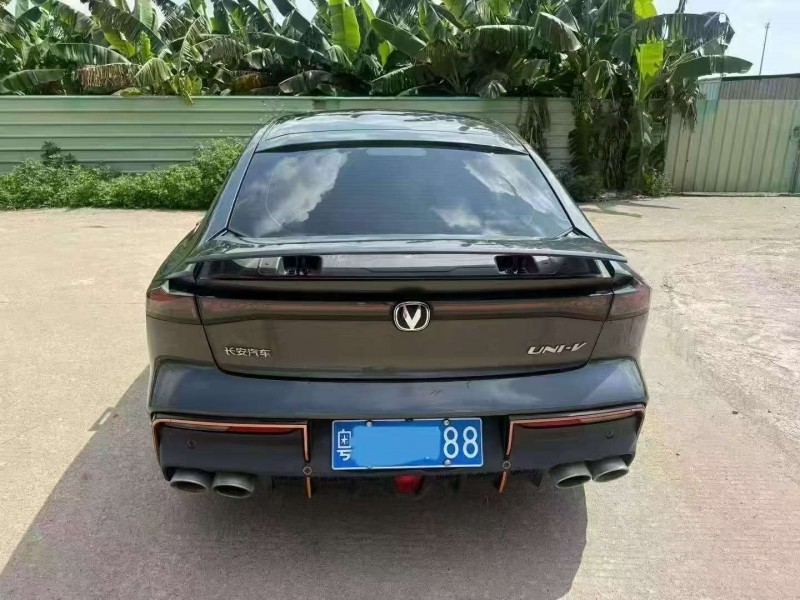 中山22年長安汽車UNI9