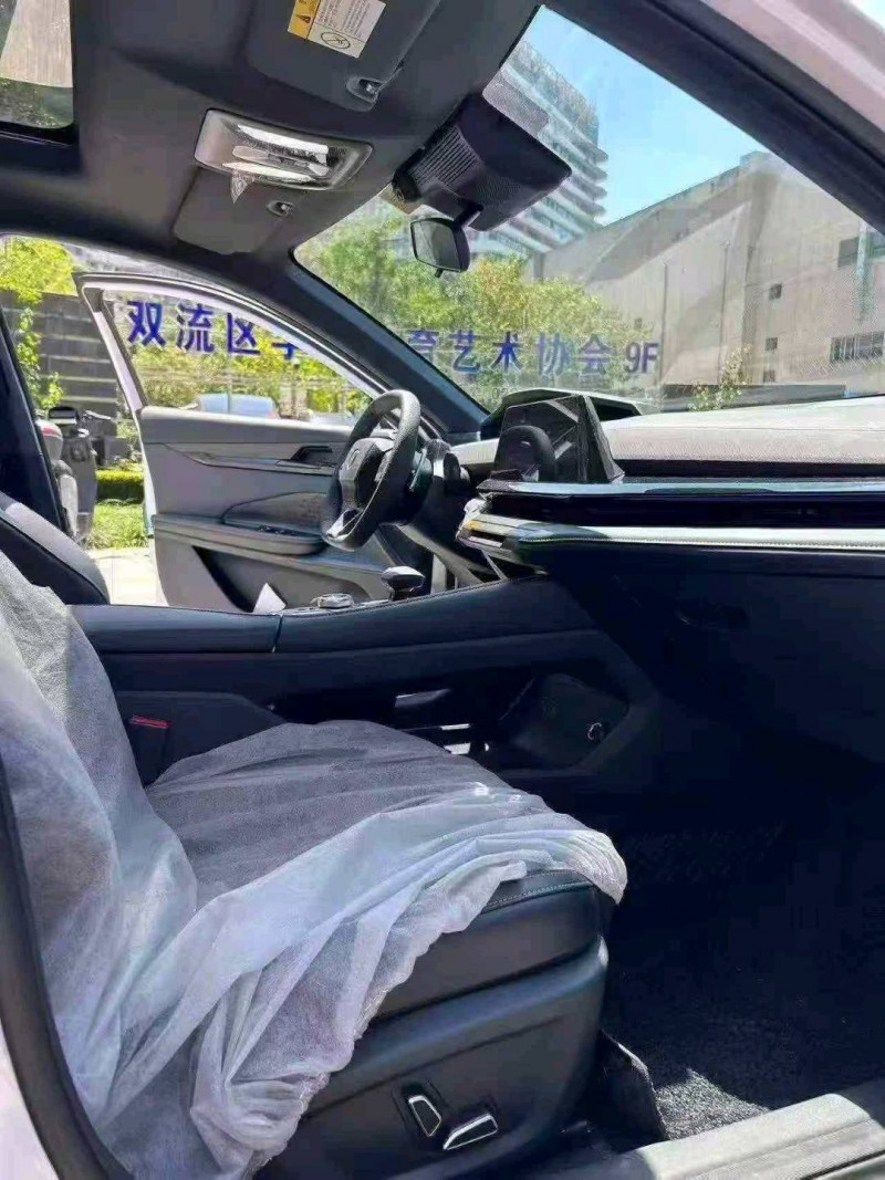 廣元25年長安汽車UNI5