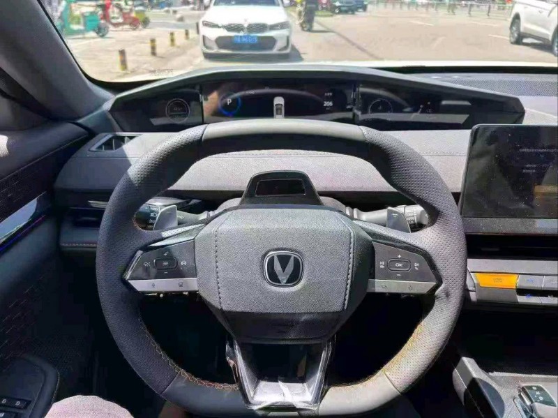 廣元25年長安汽車UNI9