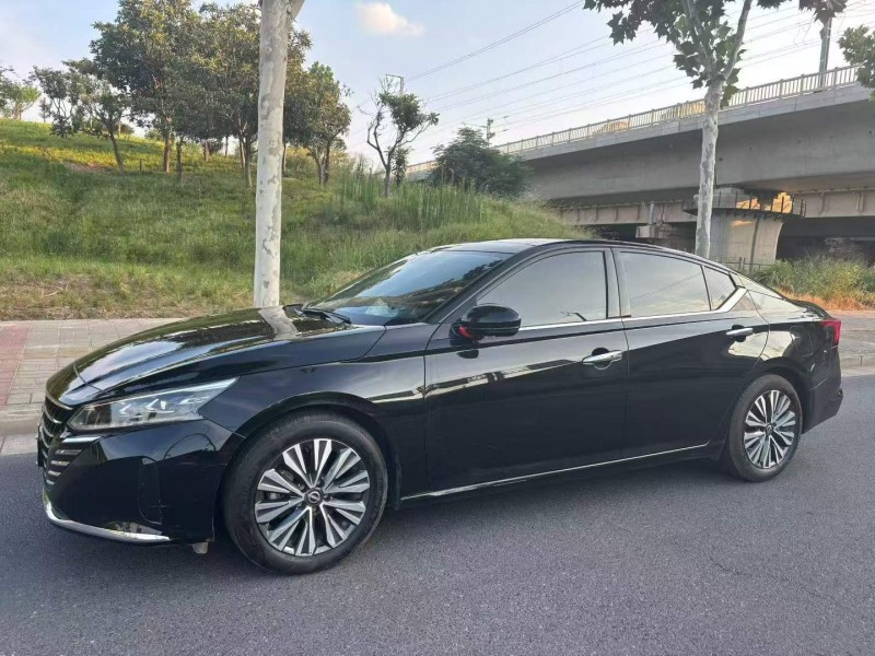 鄭州24年日產天籟2