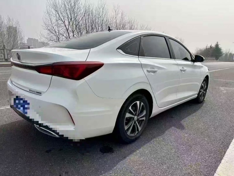 青島21年長安汽車逸動7