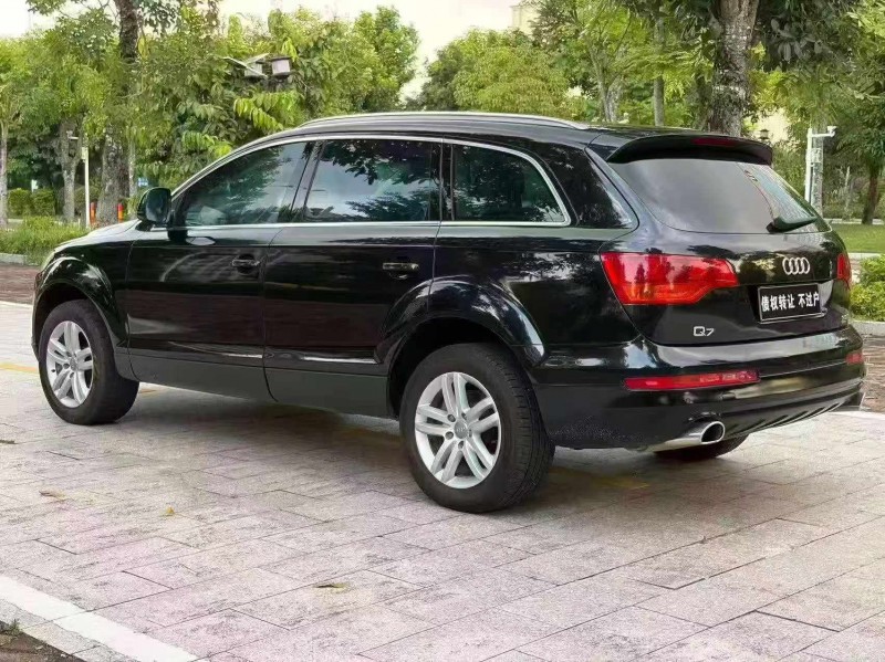 中山09年奧迪Q78