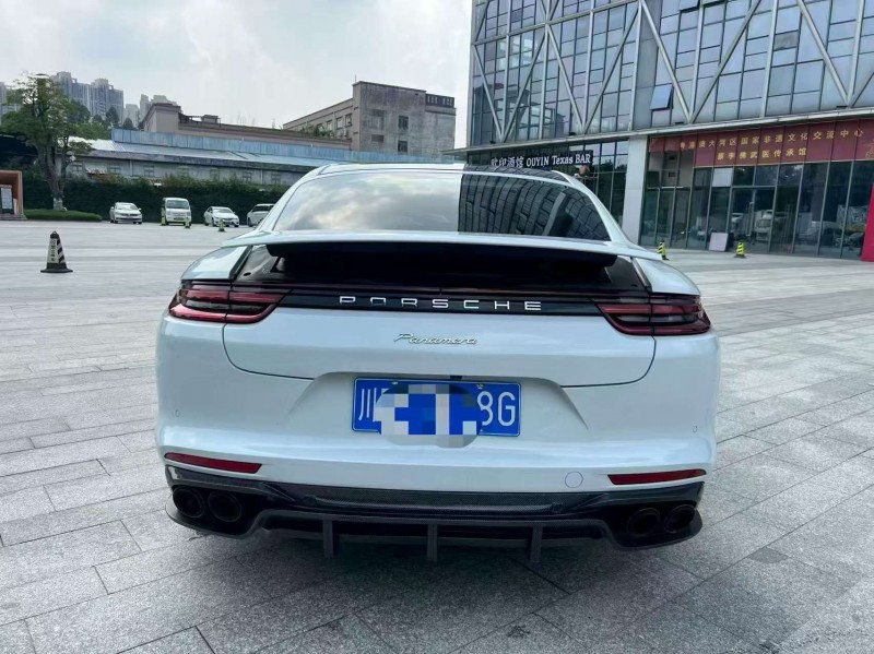 深圳19年保時捷帕拉梅拉9