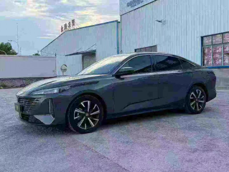 黃石25年長安汽車逸動2
