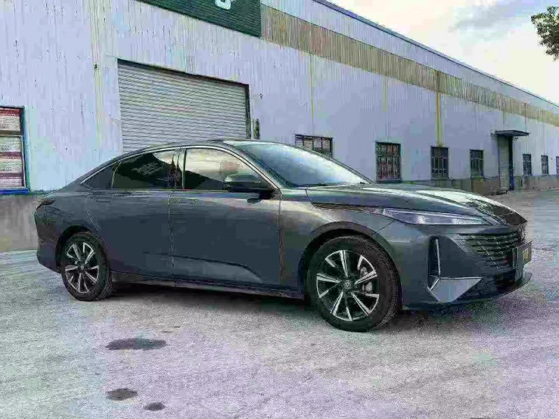 黃石25年長安汽車逸動3