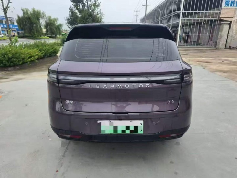 蕪湖25年零跑汽車B109