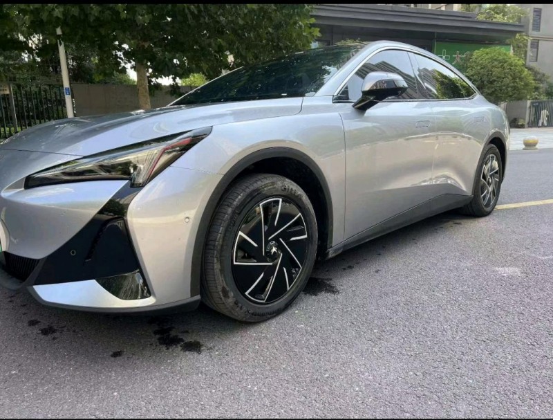 聊城25年極狐汽車阿爾法3