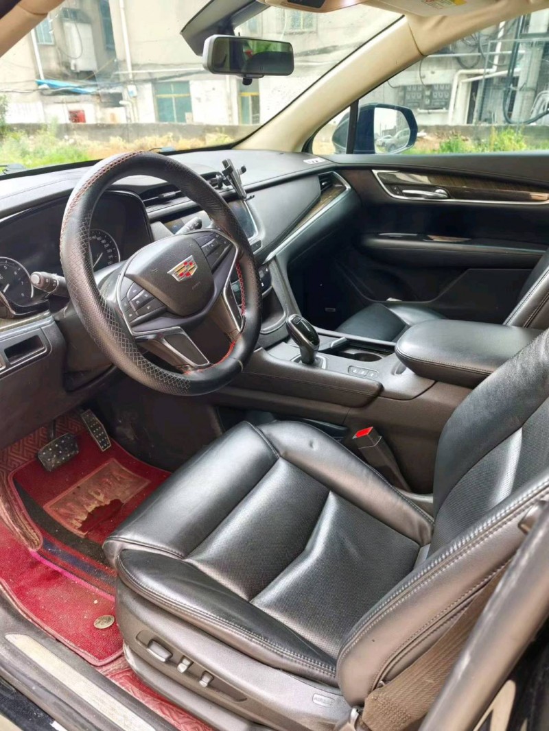 襄阳19年凯迪拉克XT58