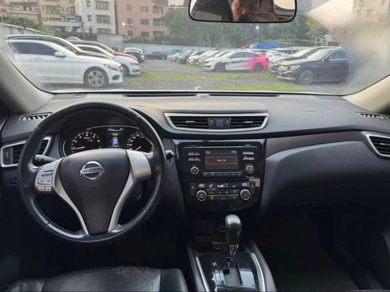 廣州15年日產奇駿6
