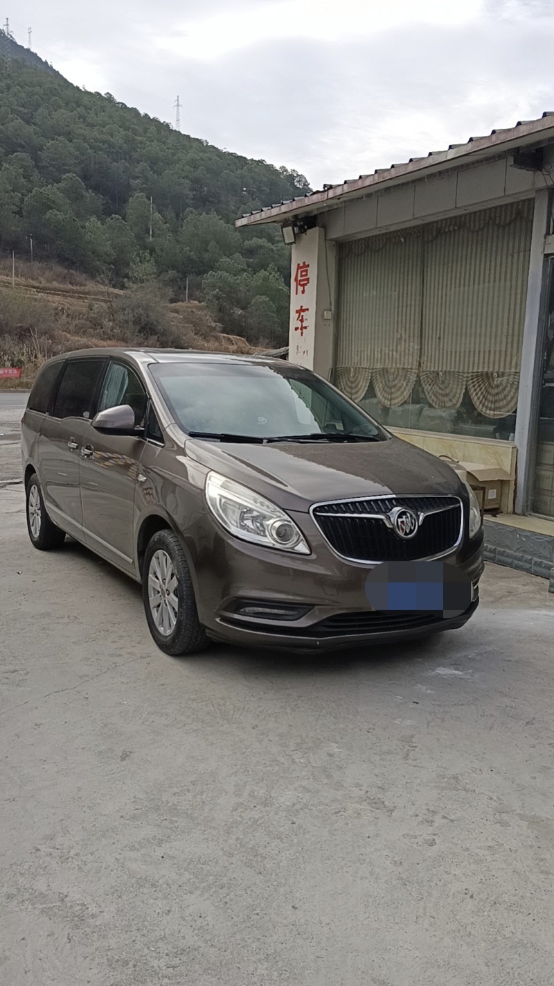 丽江18年别克GL82