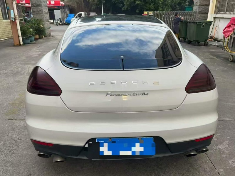 廣州17年保時捷帕拉梅拉9