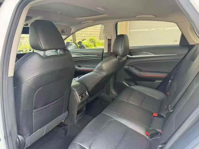 金華20年長安汽車逸動6