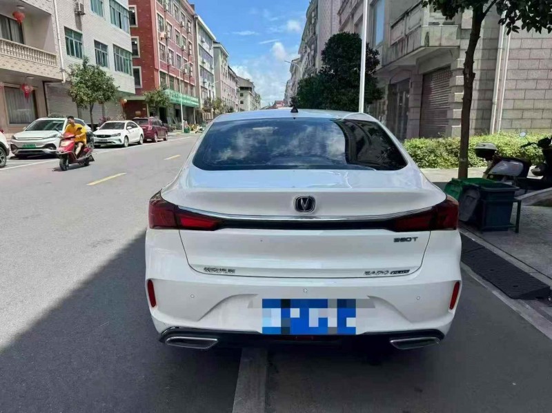 金華20年長安汽車逸動9