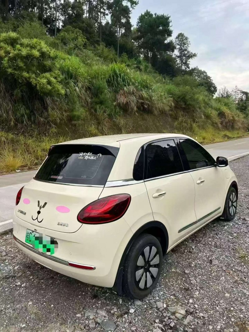 廣州25年五菱汽車繽果7