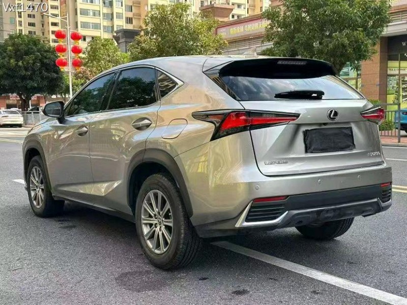 东莞20年雷克萨斯NX7