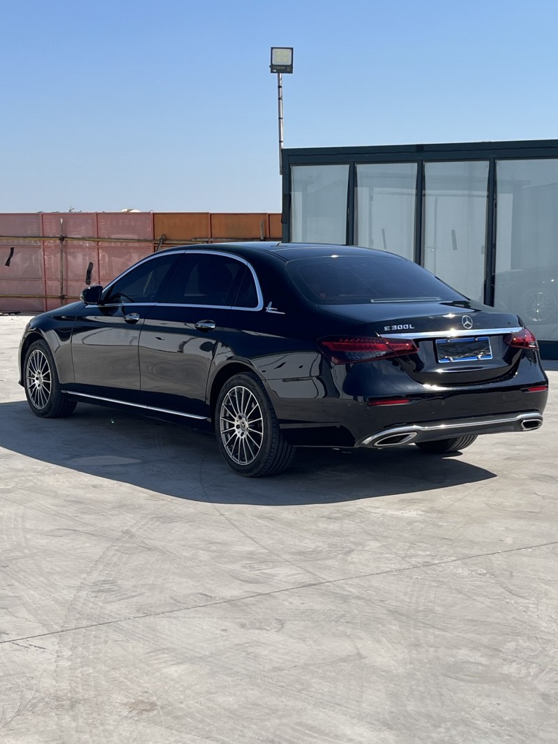 新乡21年奔驰E8