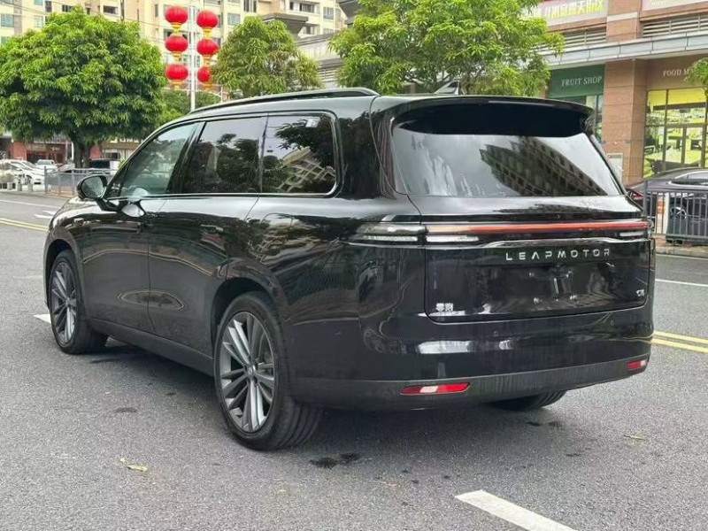 東莞26年零跑汽車B105