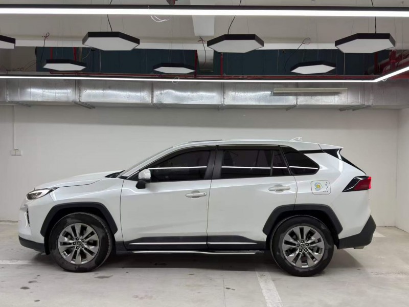 新鄉21年豐田RAV4榮放4