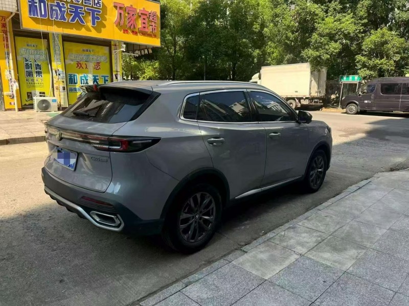 衡陽25年長安汽車CS556