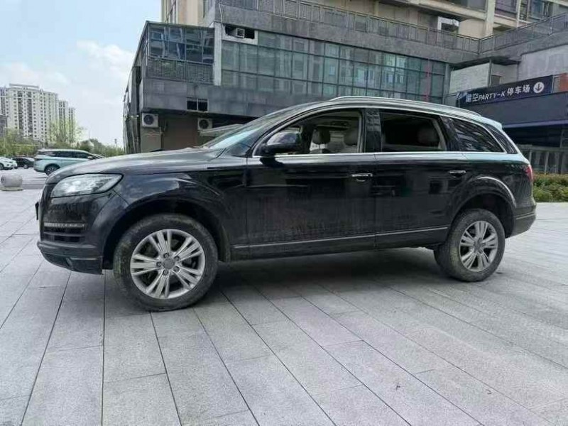 新余12年奧迪Q73