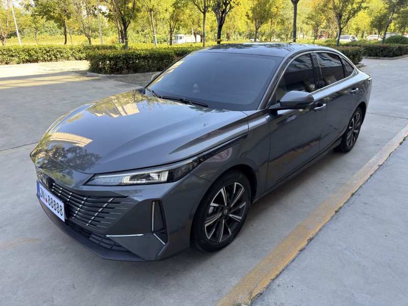 濟寧25年長安汽車逸動3