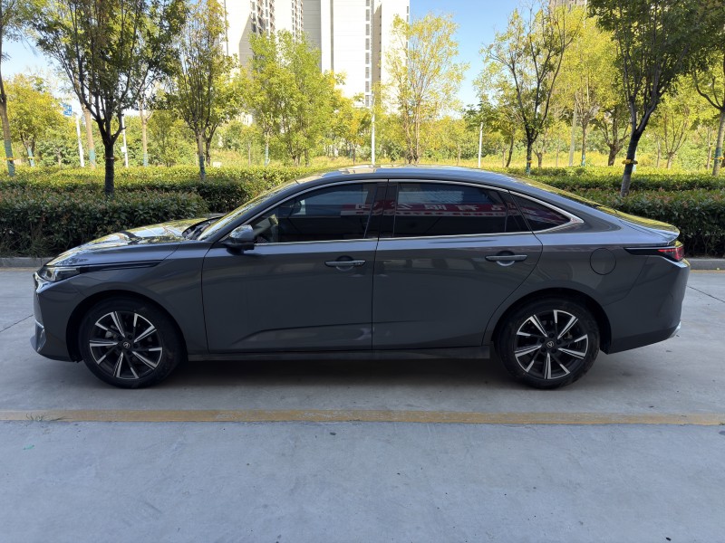 濟寧25年長安汽車逸動5