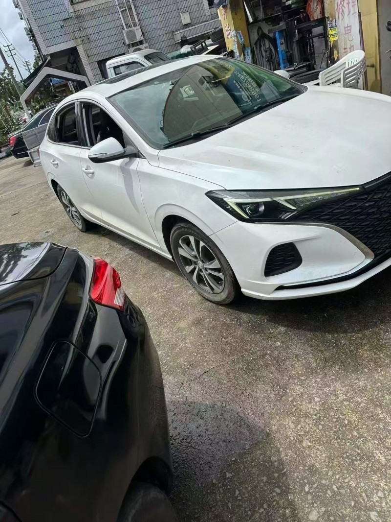 嘉興20年長安汽車逸動3
