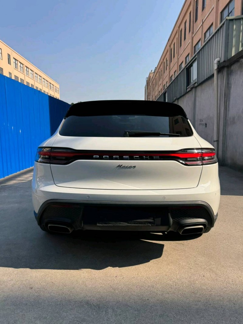 紹興24年保時捷Macan8