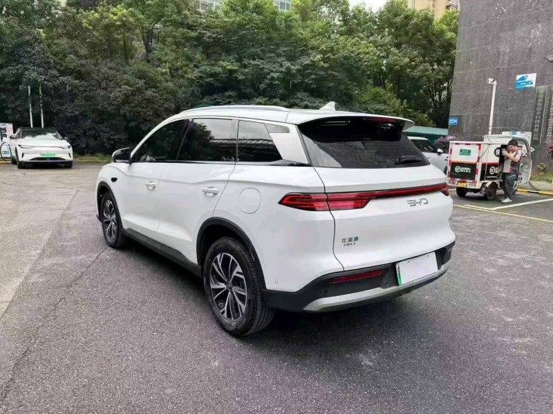 长沙25年比亚迪宋5